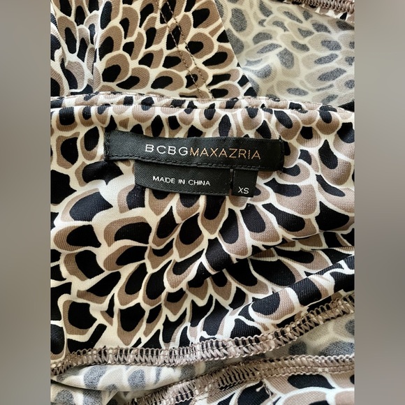 BCBGMAXAZRIA halter top with wrapping around the belt size XS - Picture 2 of 4